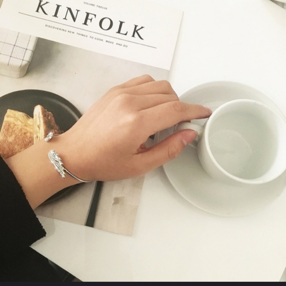 2XHP!! NWT Goth Silver Angel Wings Bracelet! - Picture 4 of 11